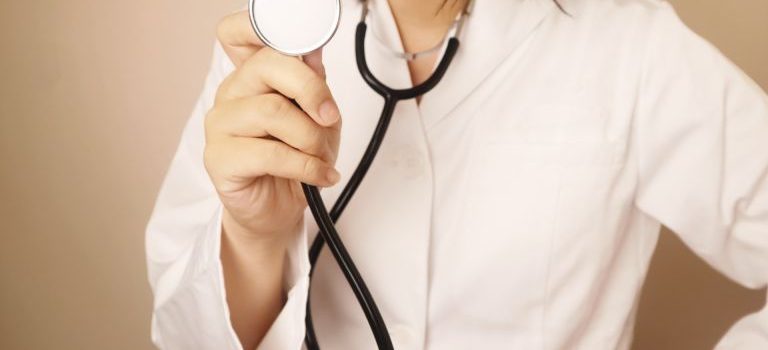 大手町ビジネス街に見る最先端医療と働く人の健康を支える都市型内科事情