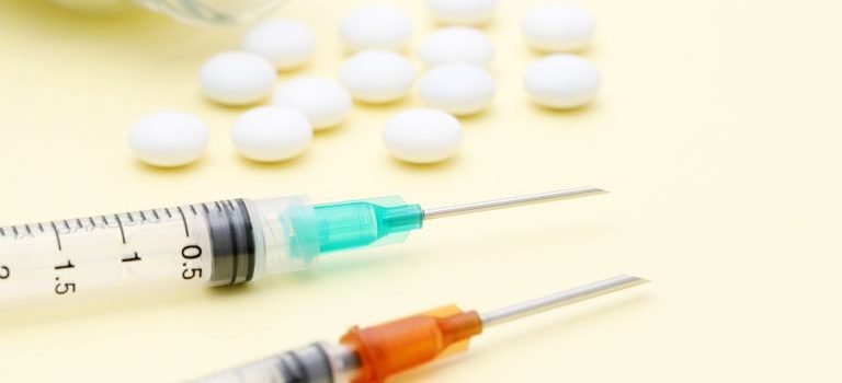 大手町の白衣集団が守る仮面の健康戦線会社員は本当に大丈夫なのか